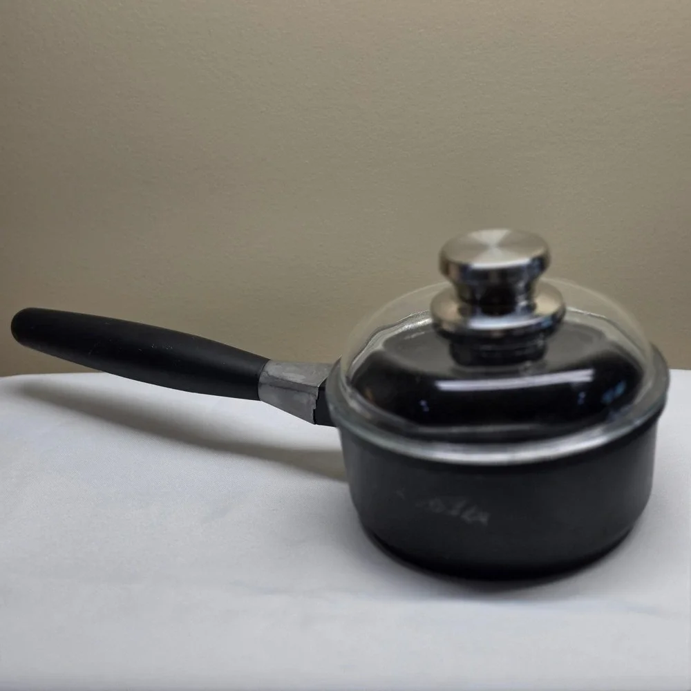 BergHOFF Saucepan Small Black Good Non-Stick with Glass Lid Induction Base